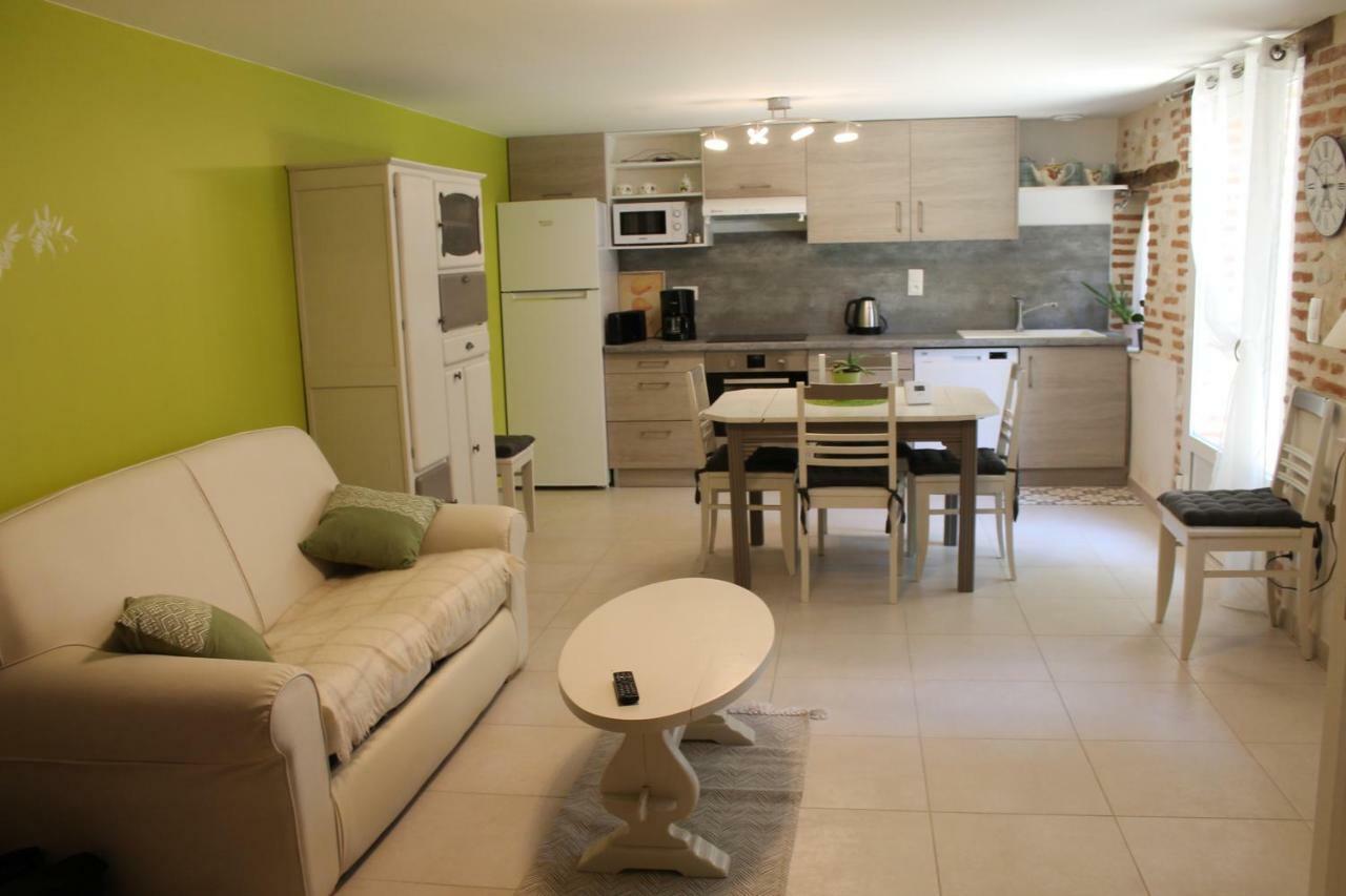 Gite Clodeguy Saint-Sylvestre-sur-Lot Exteriör bild